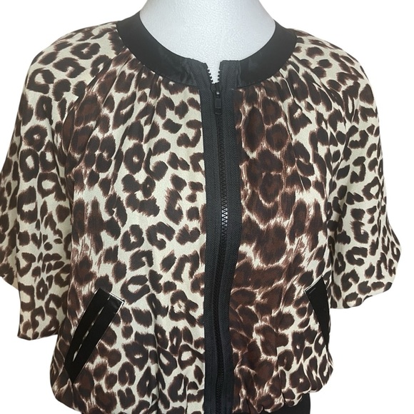 Sharagano Studio Animal Leopard Print Short Sleeve Zip Front Jacket Blouse Small - Picture 2 of 9
